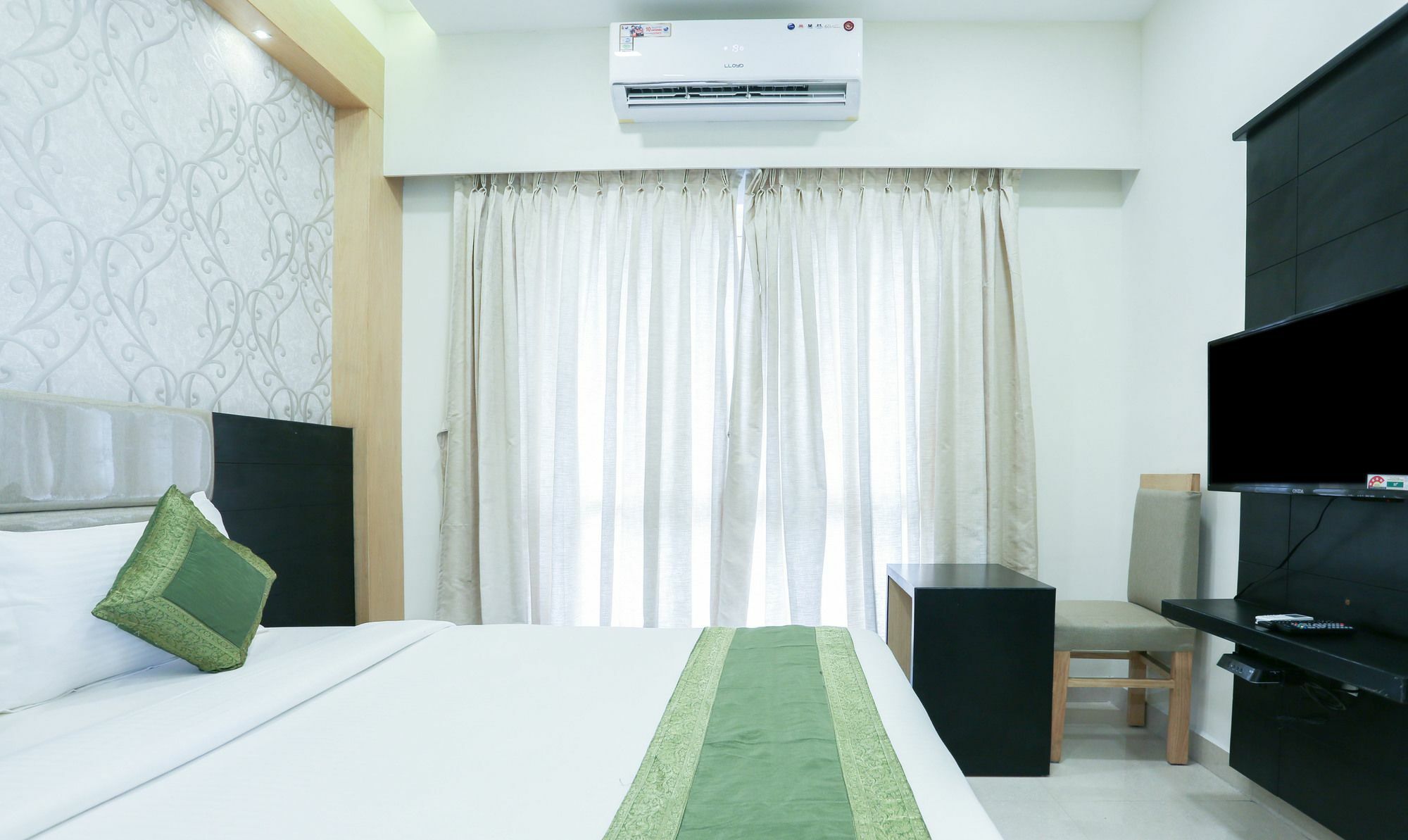 Treebo Emirates Residency Hotel Csennai Kültér fotó