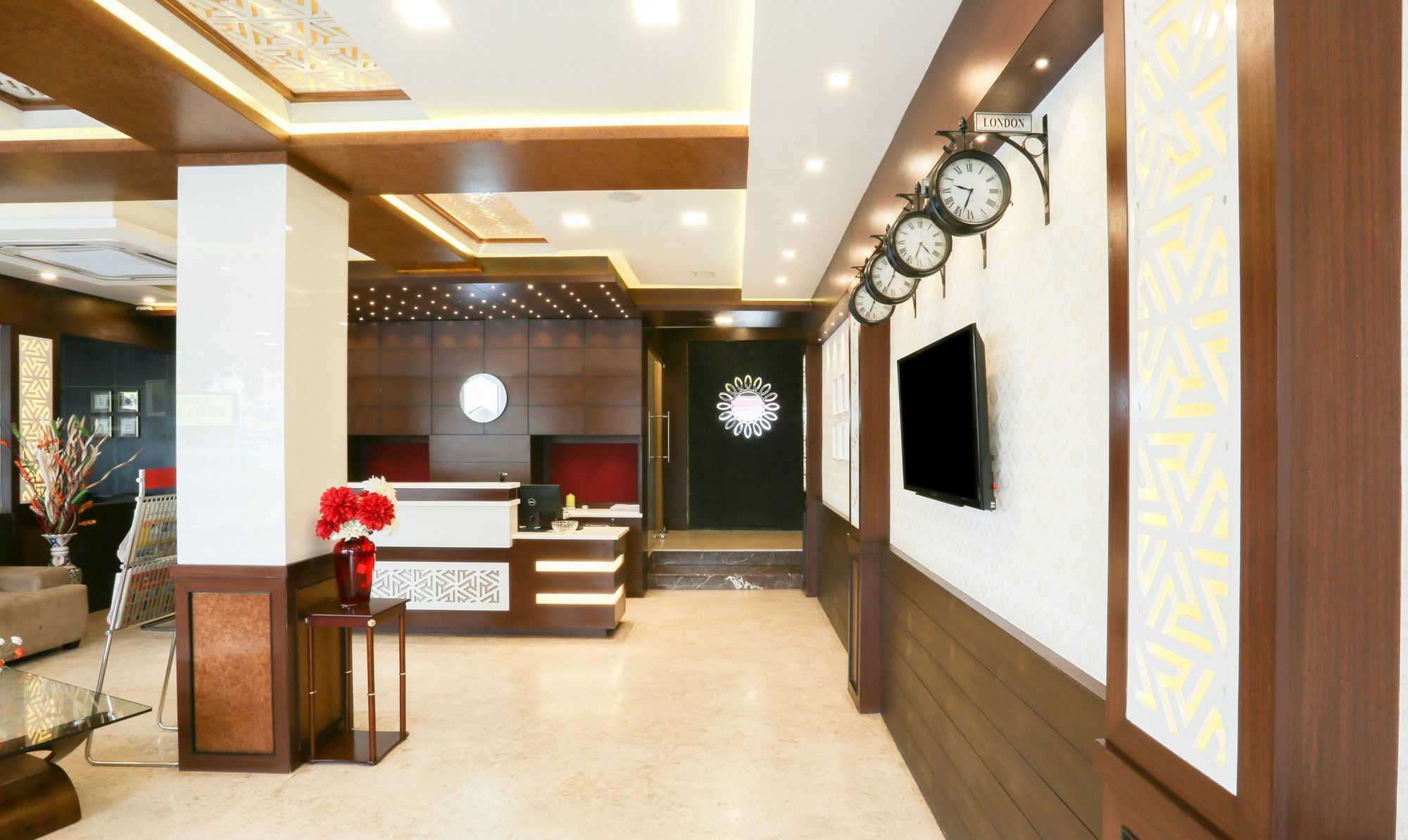 Treebo Emirates Residency Hotel Csennai Kültér fotó