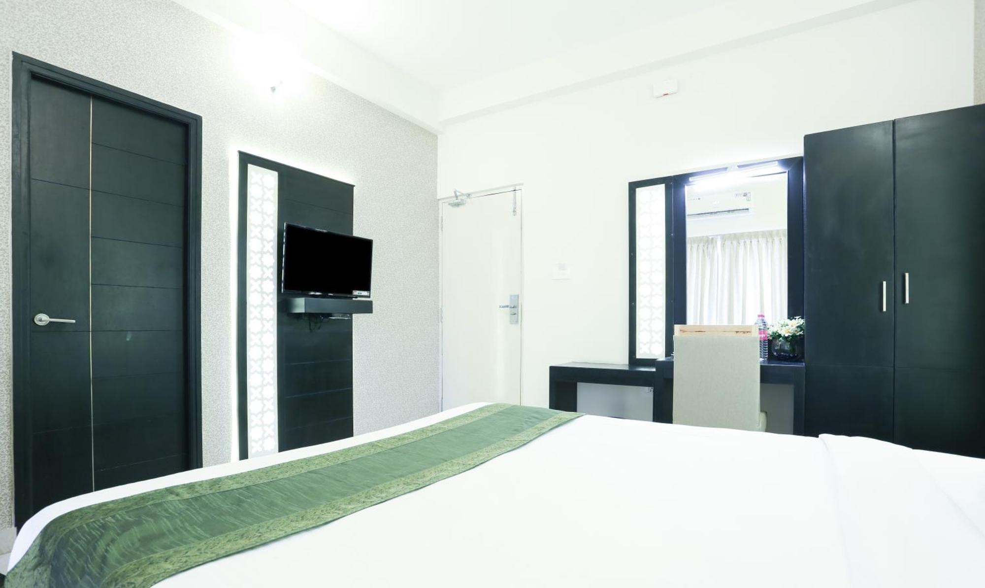 Treebo Emirates Residency Hotel Csennai Kültér fotó