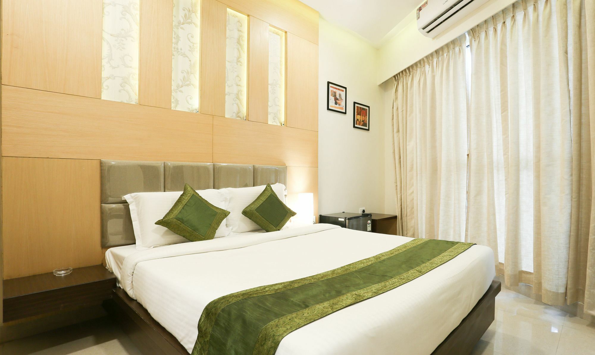 Treebo Emirates Residency Hotel Csennai Kültér fotó